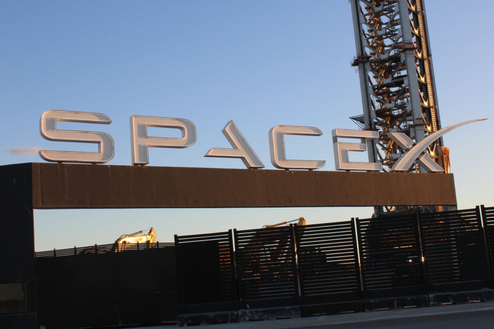 La sorprendente caída del 12% en las acciones de SpaceX: descubre la razón detrás del desplome.