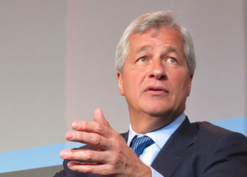 Jamie Dimon advierte sobre una peligrosa carga de deuda escondida en los mercados. 4 Jamie Dimon advierte sobre una peligrosa carga de deuda escondida en los mercados.