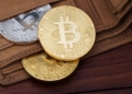 Una billetera de bitcoin olvidada despierta tras 15 años con una sorprendente transferencia de 3,2 millones de dólares.
