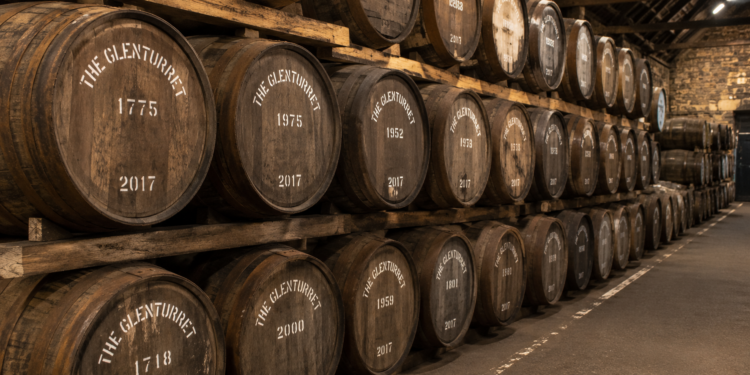 Diez objetos sorprendentes que han sido tokenizados: desde flatulencias hasta whisky de lujo.