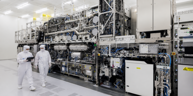 Un ex investigador de ASML revela secretos para que China avance en la innovadora tecnología de luz EUV