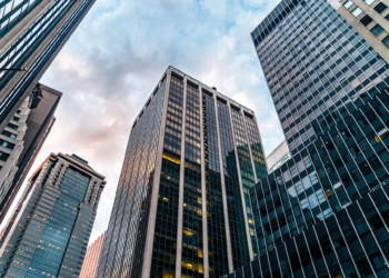 Wall Street se lanza a la revolución blockchain: ¿fin a las horas de mercado tradicionales?