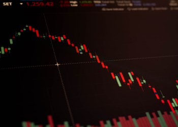 Bitcoin y altcoins en caída libre: ¿qué hay detrás de la venta de Strategy?