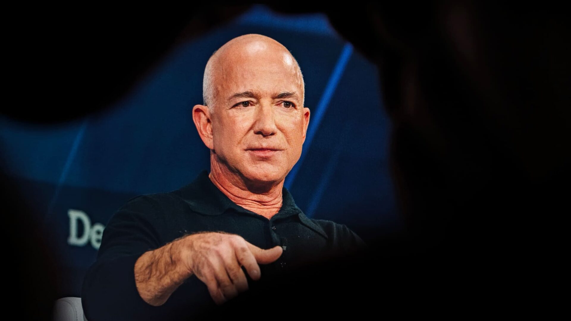 Bezos podría hacerse con una tercera parte del Liverpool en un acuerdo que se define esta semana.