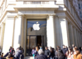 Apple sorprende con su dividendo: descubre cuánto recibirás por 100 acciones esta semana. 10 Apple sorprende con su dividendo: descubre cuánto recibirás por 100 acciones esta semana.