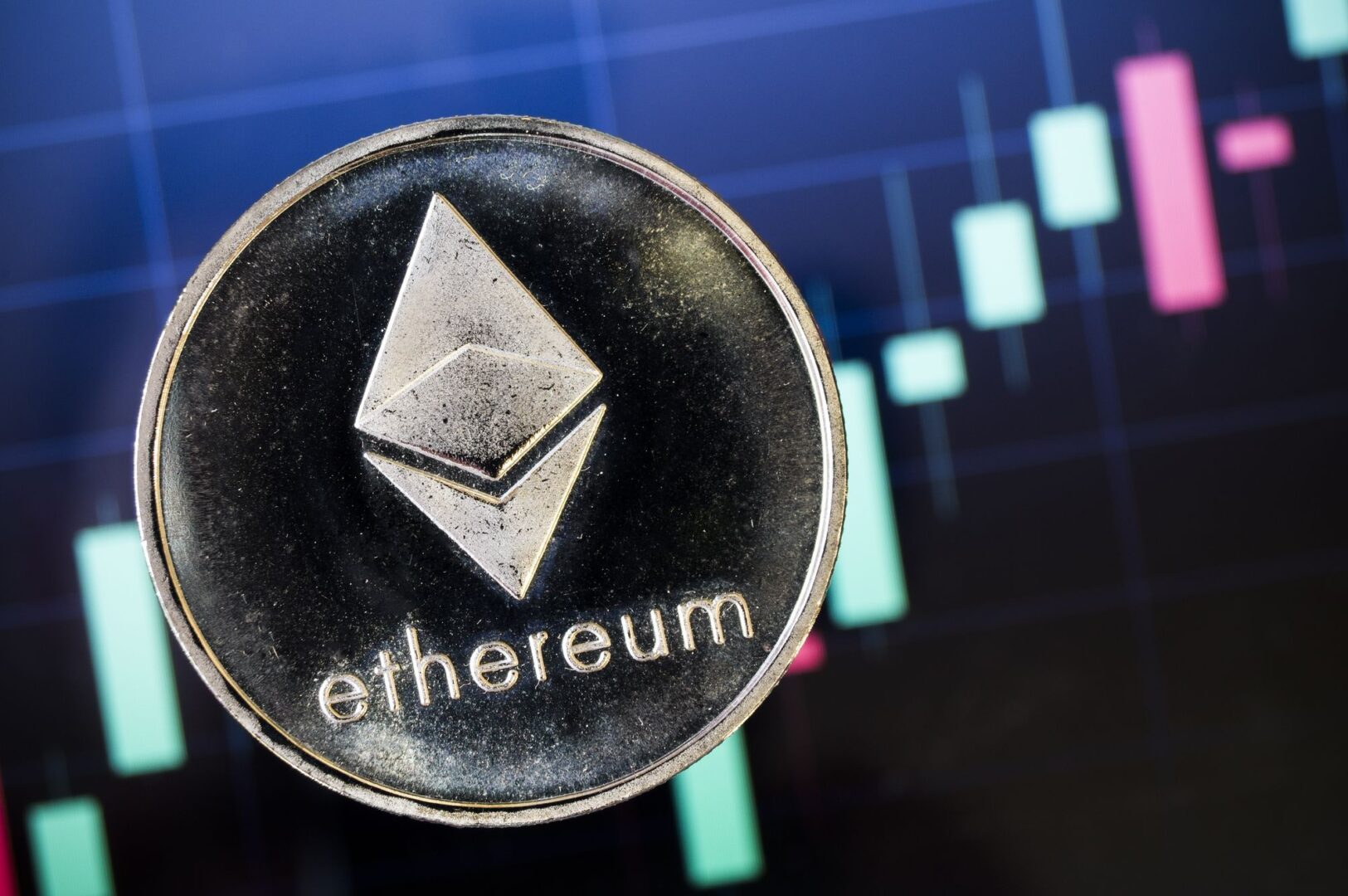 El staking de Ethereum rompe la barrera de los 40 millones: ¿Qué está detrás de la caída del precio de ETH?