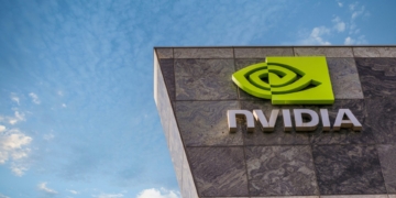 El sorprendente descenso de las acciones de Nvidia tras un histórico acuerdo de 500.000 millones de dólares.