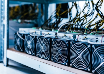 Un gigante de la minería de Bitcoin se reinventa: abandona las criptomonedas para invertir en inteligencia artificial.