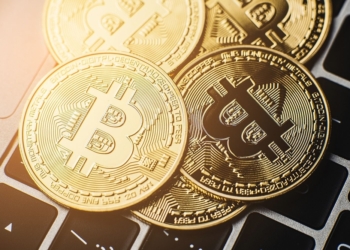 Bitcoin se desploma por debajo de los 65.000 dólares: ¿la venta de ballenas está socavando la fe de los inversores? 4 Bitcoin se desploma por debajo de los 65.000 dólares: ¿la venta de ballenas está socavando la fe de los inversores?