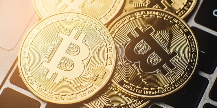 Bitcoin se desploma por debajo de los 65.000 dólares: ¿la venta de ballenas está socavando la fe de los inversores?