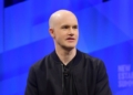 El CEO de Coinbase advierte sobre el inminente riesgo de una IA descontrolada en los próximos dos años.
