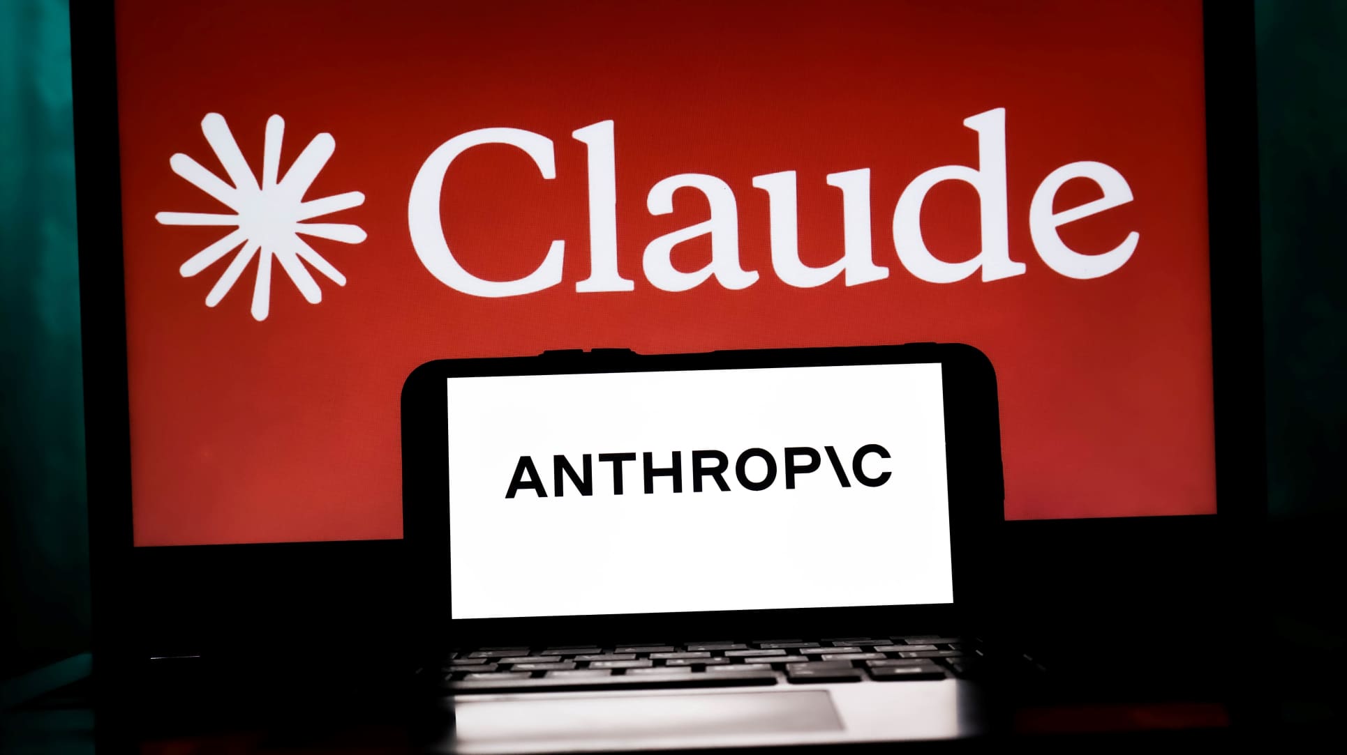 Anthropic asombra al mercado: crece 14 veces en sus ingresos trimestrales en solo un año. 1 Anthropic asombra al mercado: crece 14 veces en sus ingresos trimestrales en solo un año.