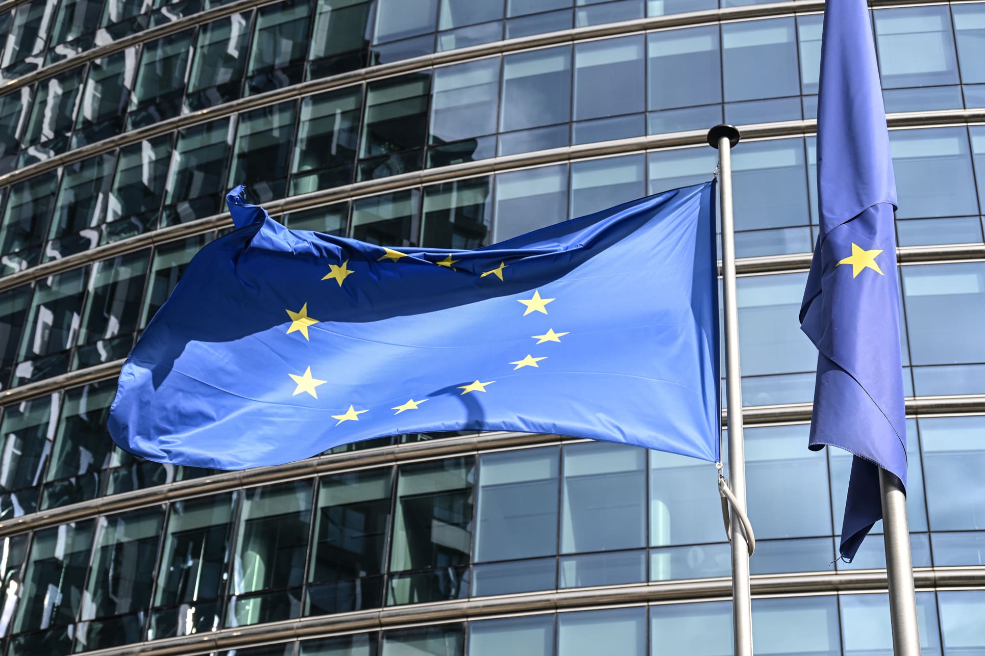 Los bancos europeos se lanzan al mundo cripto: la regulación de MiCA acelera el cambio. 1 Los bancos europeos se lanzan al mundo cripto: la regulación de MiCA acelera el cambio.