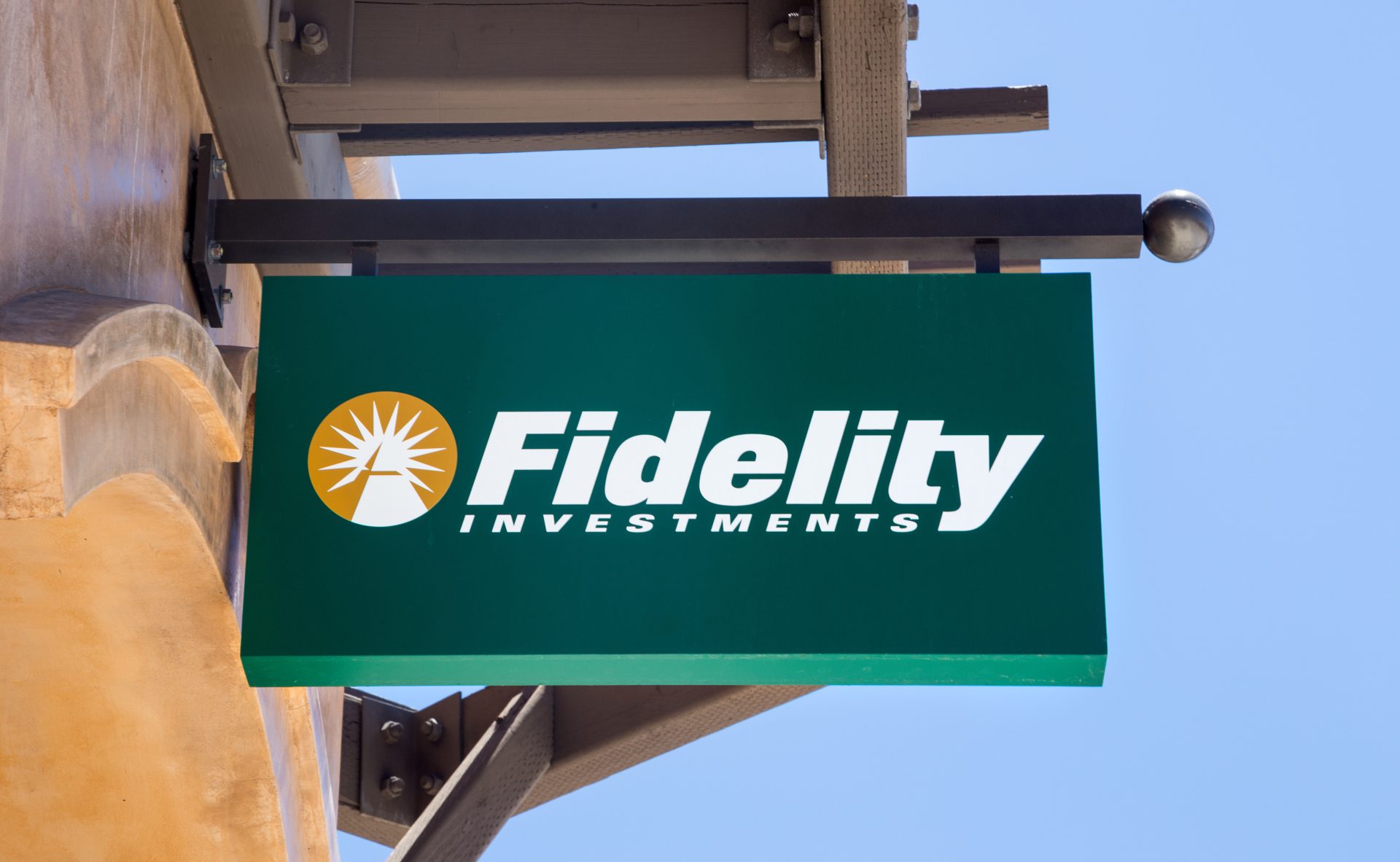 Fidelity da un paso audaz: ¿Incluirá el staking en su ETF de Ethereum? 1 Fidelity da un paso audaz: ¿Incluirá el staking en su ETF de Ethereum?
