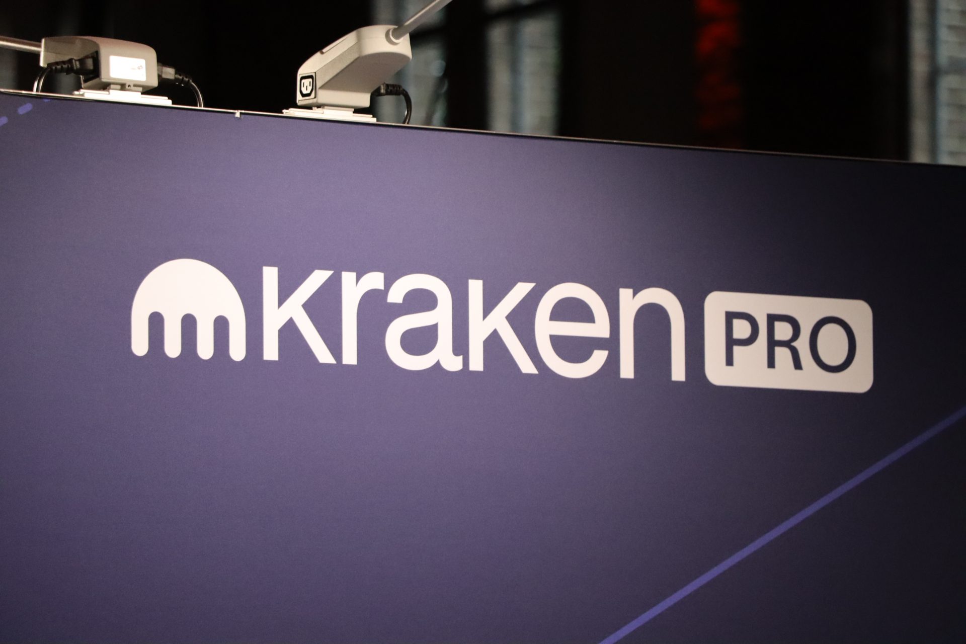 Kraken sufre una caída del 71% en sus beneficios debido a la crisis del mercado de criptomonedas. 1 Kraken sufre una caída del 71% en sus beneficios debido a la crisis del mercado de criptomonedas.