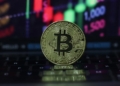 El Bitcoin al borde del colapso: ¿se extinguirán las altcoins? Precios y predicciones del 16 de agosto de 2026.