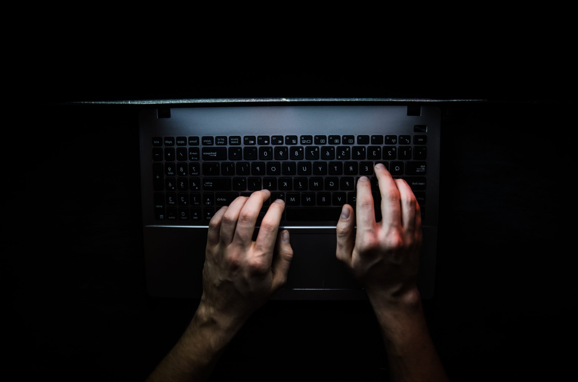 Harmony da un giro inesperado: 109.000 transacciones borradas tras un hackeo sorprendente. 1 Harmony da un giro inesperado: 109.000 transacciones borradas tras un hackeo sorprendente.