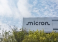 El CEO de Micron lanza la alerta: sus clientes piden un 50% más de chips de los que puede suministrar 2 El CEO de Micron lanza la alerta: sus clientes piden un 50% más de chips de los que puede suministrar