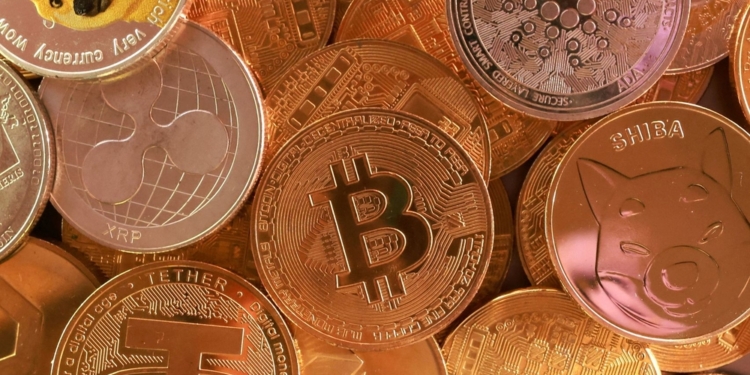 Bitcoin se dispara un 23% en agosto: recompras y expectativas regulatorias reavivan la fiebre cripto
