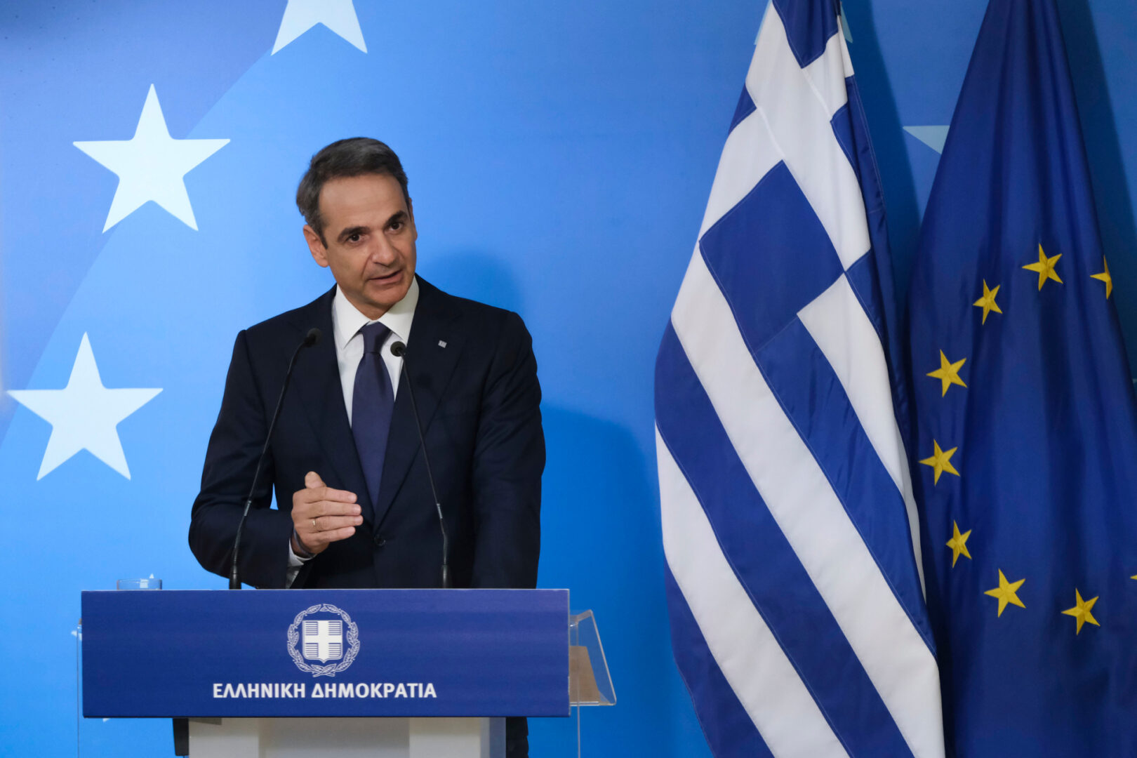 Grecia acelera el pago de su deuda con 13.000 millones extra mientras Italia se encamina al primer puesto de Europa