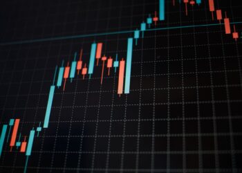 XRP pierde soporte clave mientras Dark Defender apunta a 4,11 dólares
