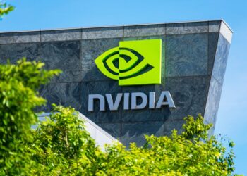 Nvidia sube más de un 7% y eleva los futuros del Nasdaq