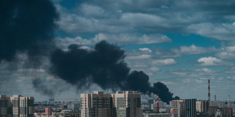 Ucrania ataca la refinería Norsi y Rusia vuelve a racionar gasolina