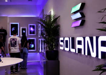 Solana firma su mejor mes desde marzo de 2024 en votación histórica