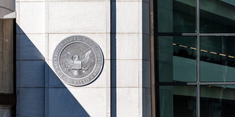 La SEC demanda a 38 entidades por falsear registros de inversión
