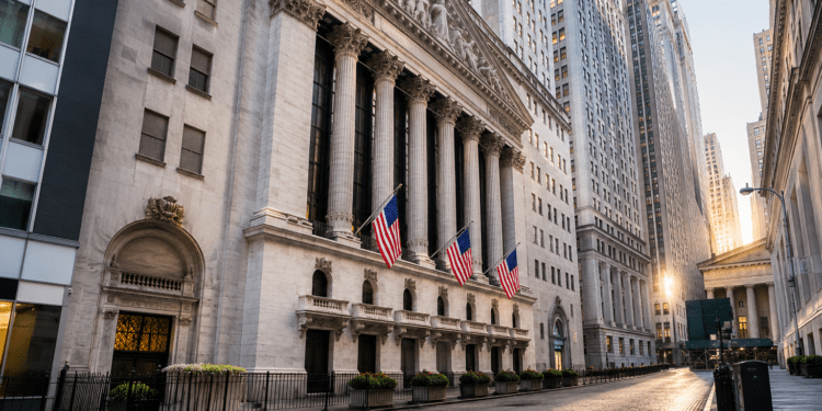 Inversores invierten casi 7.000 millones en ETF de chips apalancados
