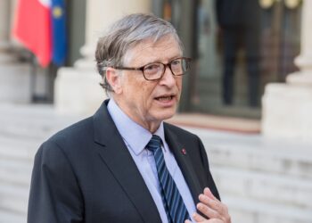 Bill Gates propone reservar hasta el 40% de los empleos para humanos