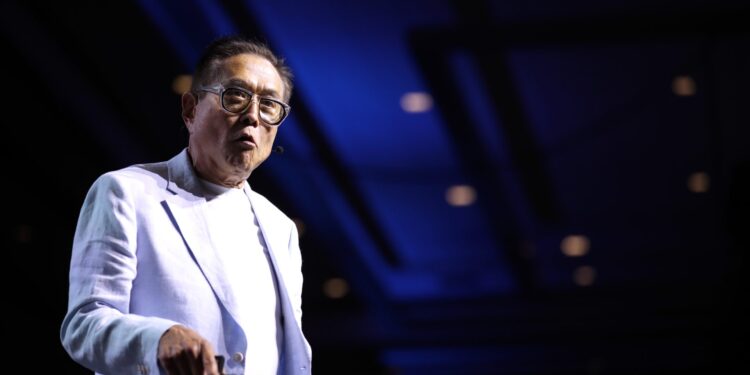 Kiyosaki teme una inflación explosiva por las recompras del Tesoro
