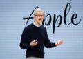 Tim Cook deja la dirección de Apple y John Ternus le releva