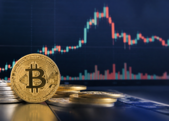 Bitcoin retrocede desde máximos recientes y lateraliza