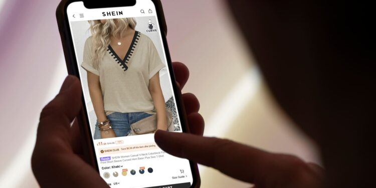Shein cae un 10% en Hong Kong, pero cierra casi plana en su debut