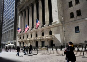 Dow Jones y Nasdaq caen con el Brent cerca de los 95 dólares
