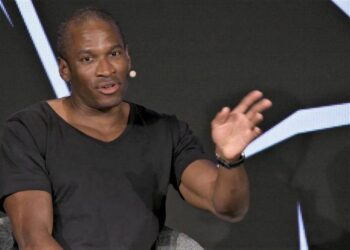 Hayes ve a Bitcoin en 1 millón de dólares en 2030 y apuesta por ETH