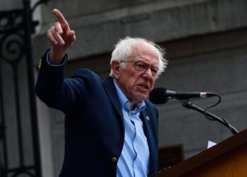 Sanders propone prohibir la IA superinteligente con penas de 20 años