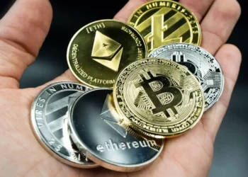 Empresa rota de Ethereum, XRP, Solana y Dogecoin a Bitcoin