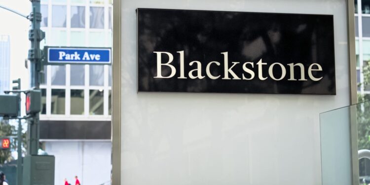 Blackstone vuelve a limitar las salidas de su fondo de crédito privado