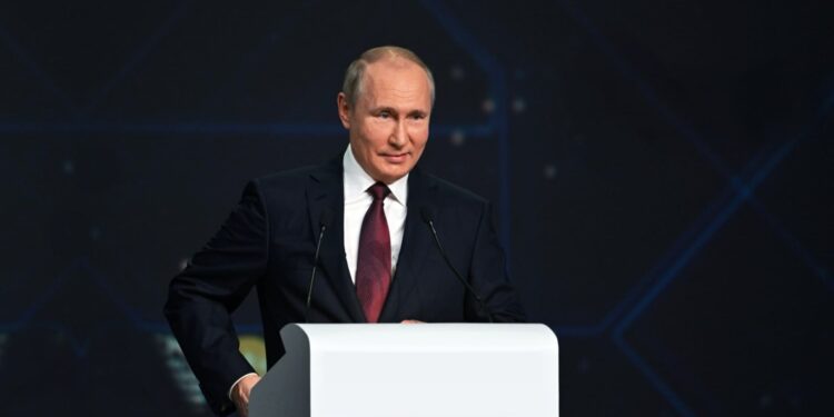Putin suspende tres días los ataques aéreos sobre Kiev