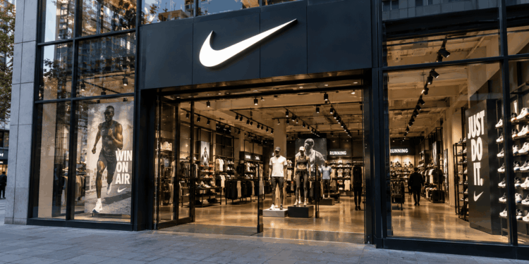 Nike saldrá del S&P 100 tras desplomarse un 78% en bolsa