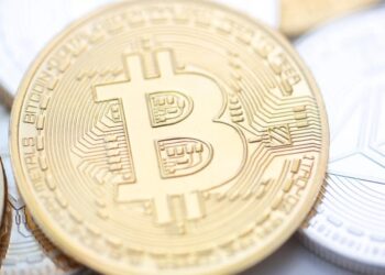 Un fallo permite retirar 320 millones de una red vinculada a Bitcoin