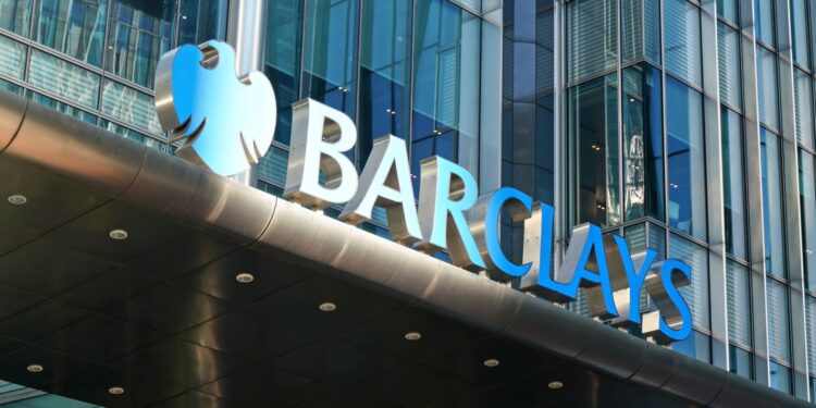 Barclays eleva a 7.950 puntos su objetivo del S&P 500 para 2026