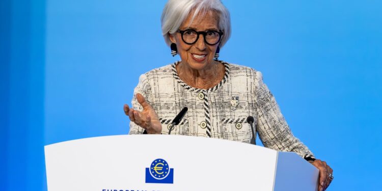El BCE sube los tipos al 2,5% por el repunte de la inflación