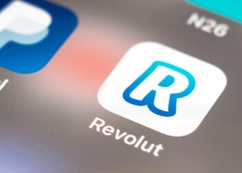 Falsa petición oficial expone actividad de Bitcoin y pasaportes en Revolut
