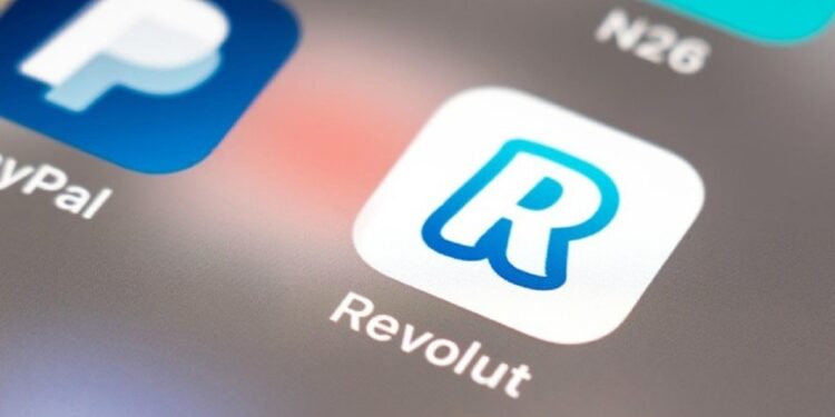 Falsa petición oficial expone actividad de Bitcoin y pasaportes en Revolut