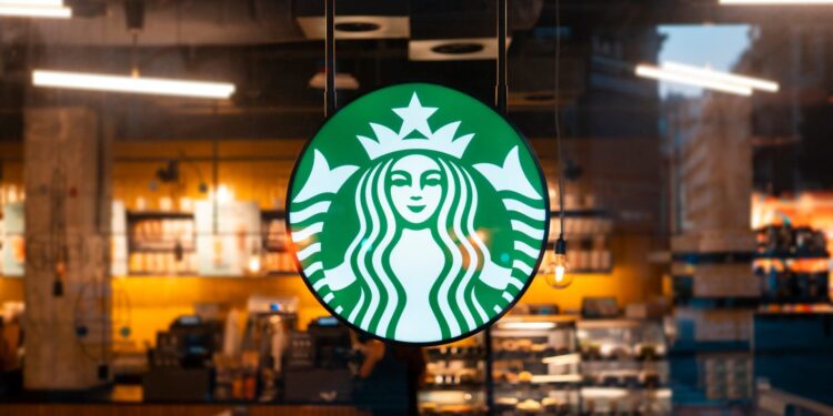 Starbucks invertirá más de 1.000 millones para recuperar su tercer lugar
