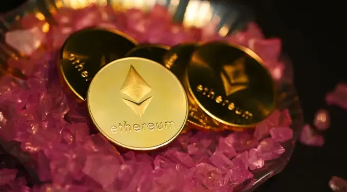 Ethereum sube un 3% con un volumen spot siete veces mayor que Bitcoin