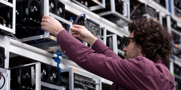 La IA pone en jaque el plan de Trump para la minería de Bitcoin